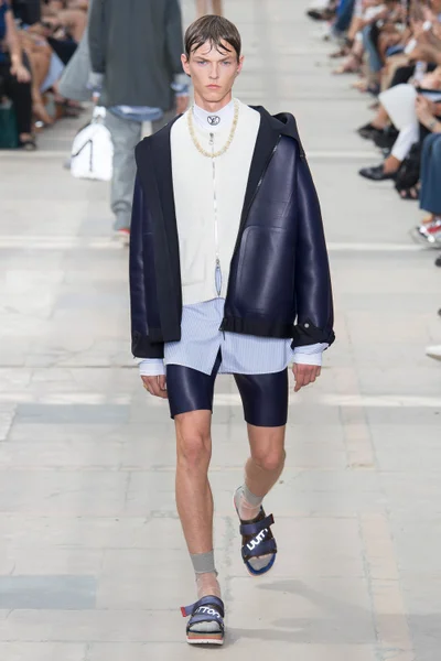 Look 4